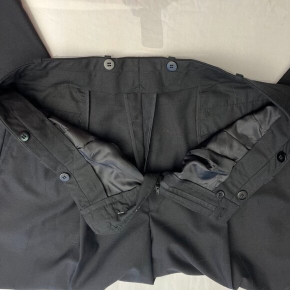 Zagato Signature Collection 2-Piece Wool-Blend Suit – Black Windowpane
Very nice - Picture 13 of 16